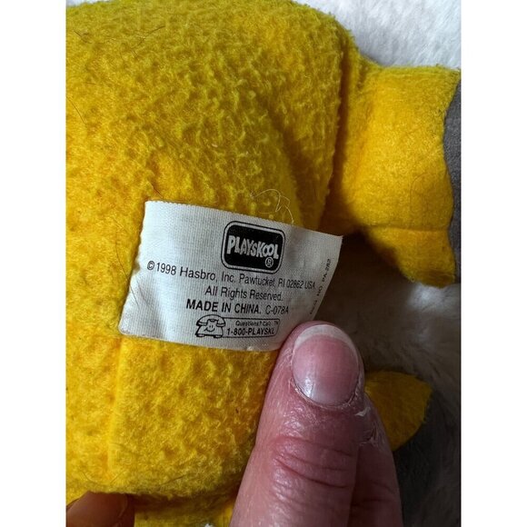 Playskool Hasbro 1998 Teletubbie Laa Laa plush, two vhs tapes included - Picture 5 of 6